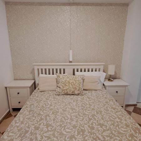 Ms4 Apartamentos Nervion Севиля Екстериор снимка
