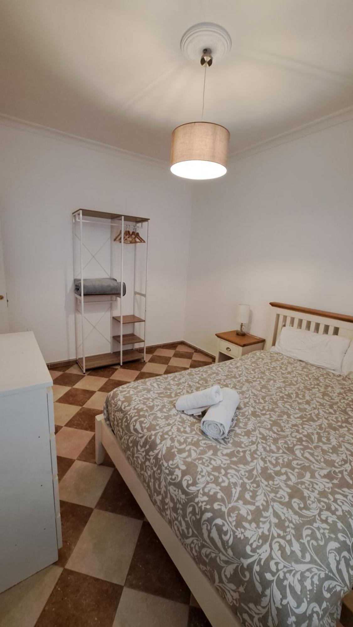 Ms4 Apartamentos Nervion Севиля Екстериор снимка